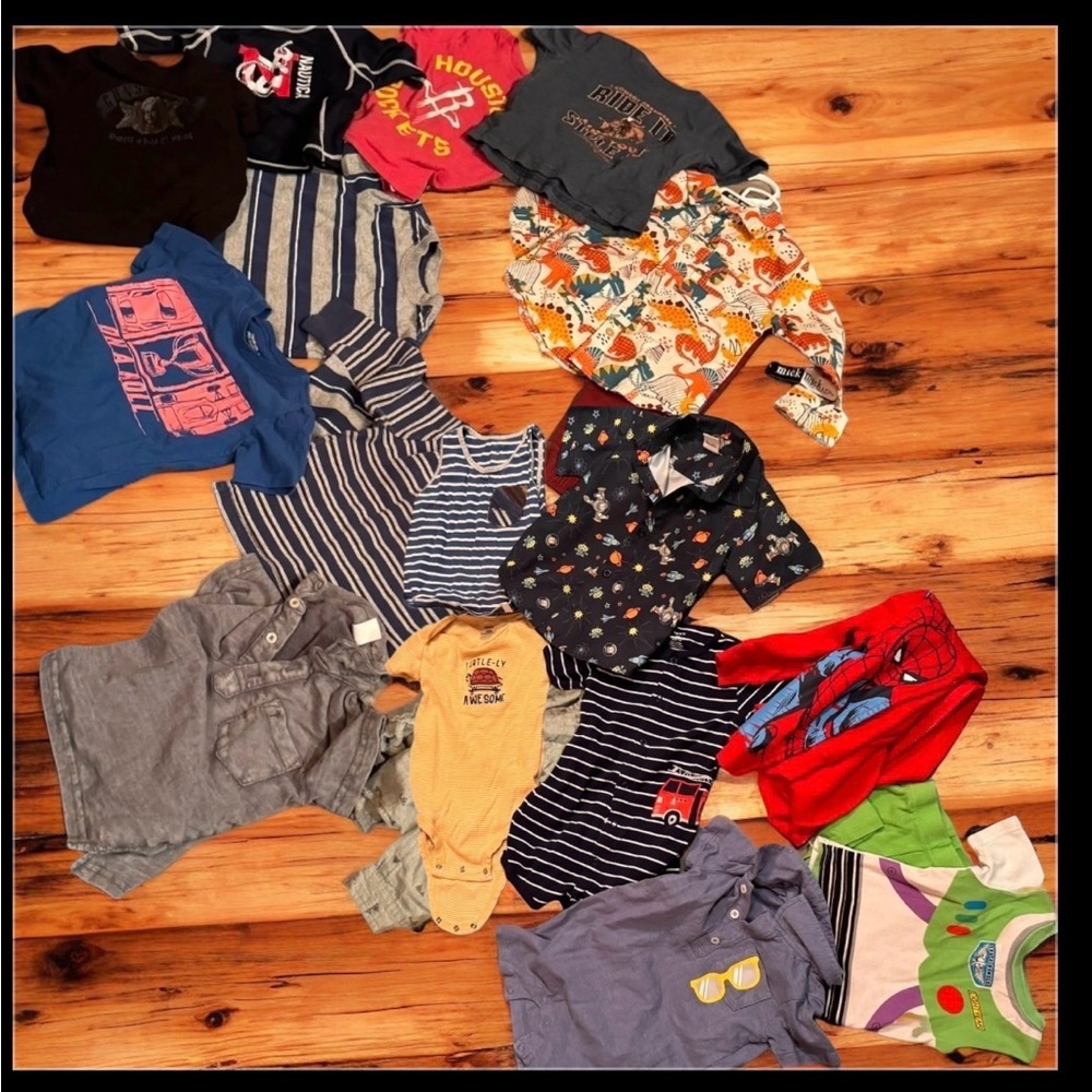18pc bundle lot 2T / 12shirts 1NEW outfit 3onesies 1hoodie 1pj set no stains